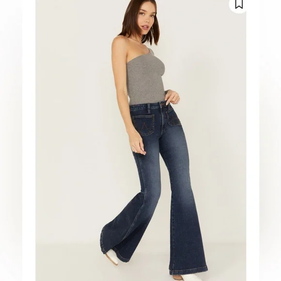 WRANGLER RETRO WOMEN'S MEDIUM WASH HIGH RISE FLARE PATCH POCKET VICTORIA JEANS - Picture 2 of 10